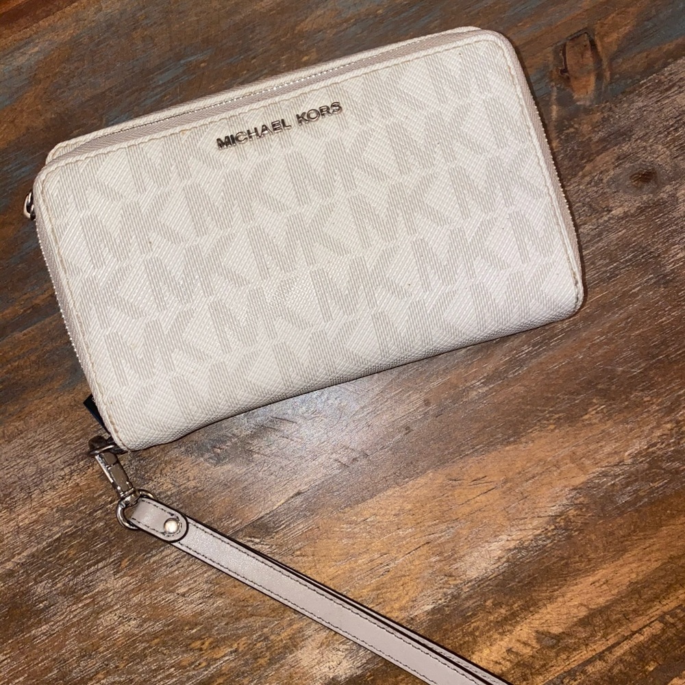 Michael Kors White & Silver Wallet